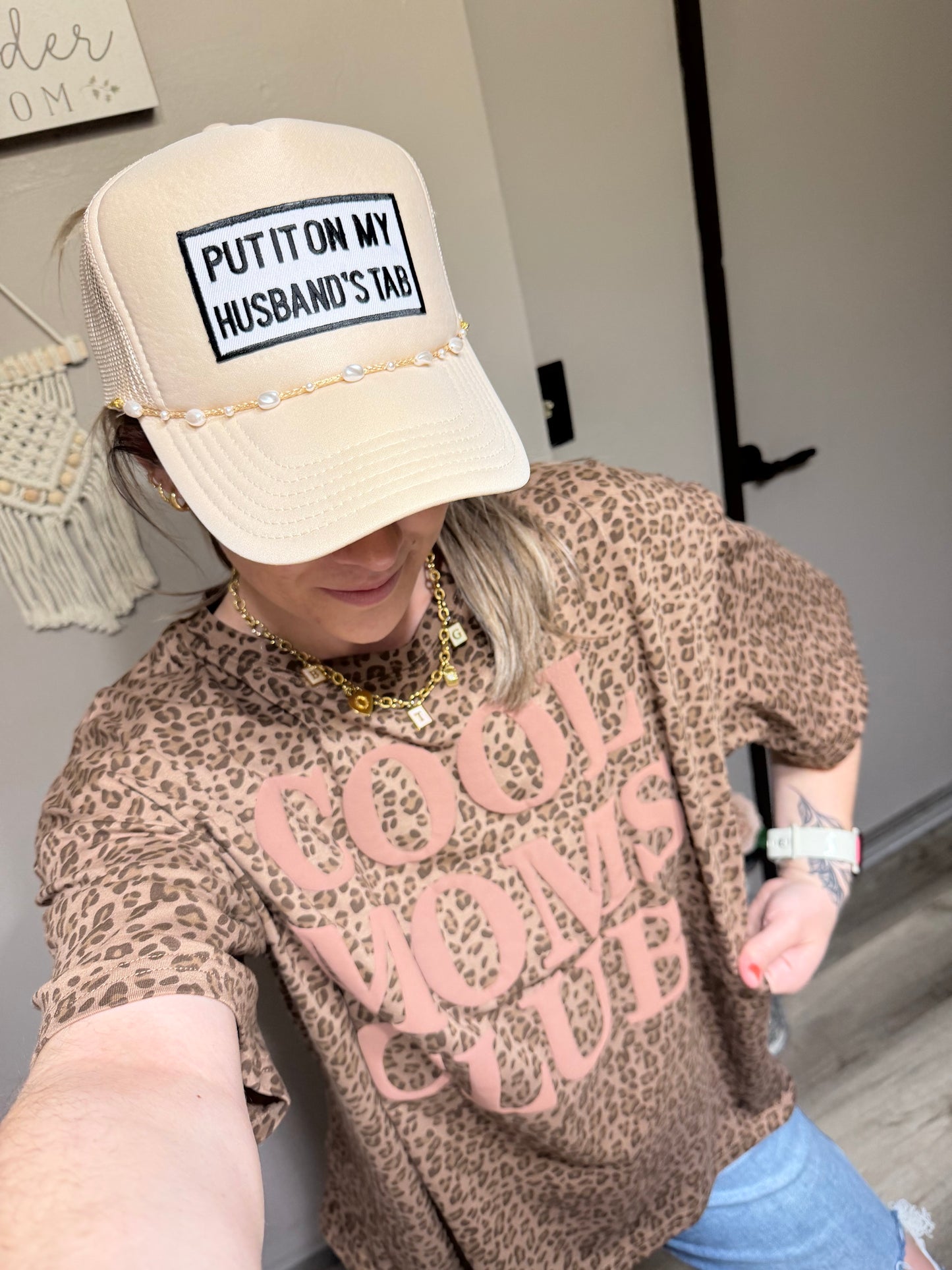 Cool Moms Club - Cheetah Puff Tee