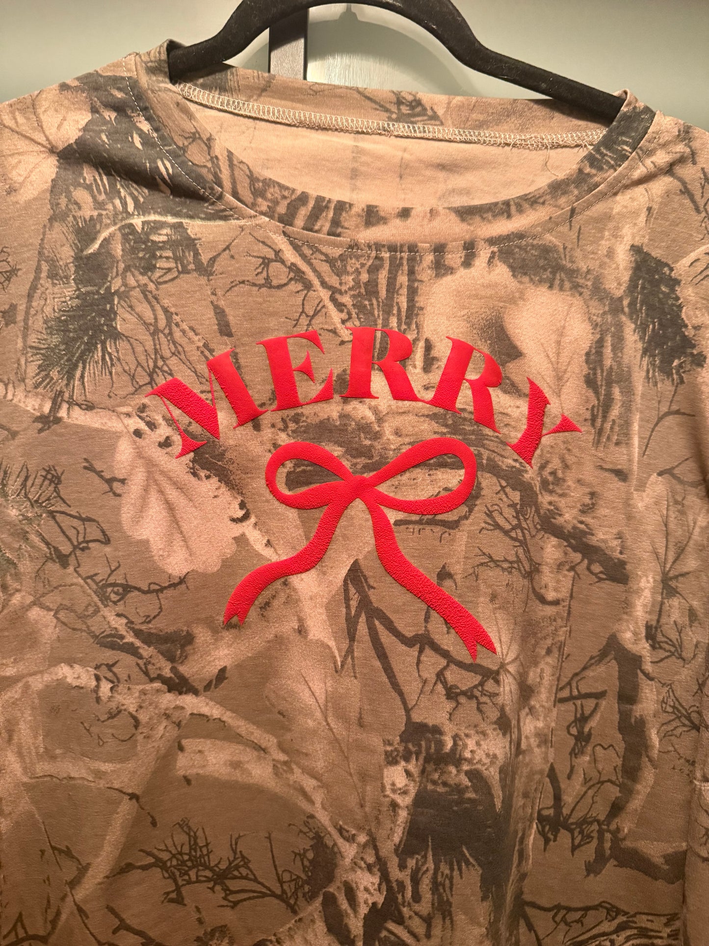 Merry Puff Print Camo Tee