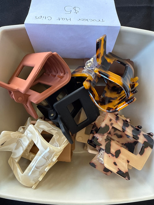 Trucker Hat Clip
